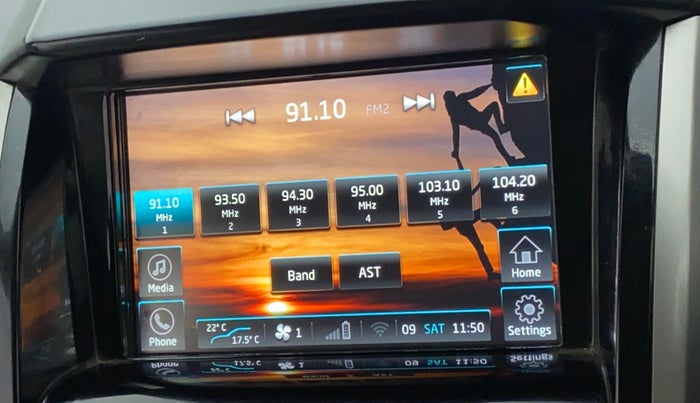 2018 Mahindra XUV500 W7, Diesel, Manual, 74,339 km, Infotainment system - Music system not functional