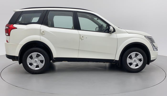 2018 Mahindra XUV500 W7, Diesel, Manual, 74,339 km, Right Side View