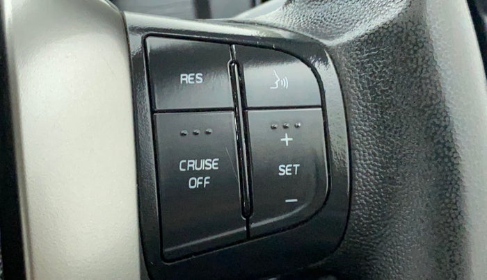 2018 Mahindra XUV500 W7, Diesel, Manual, 74,339 km, Adaptive Cruise Control