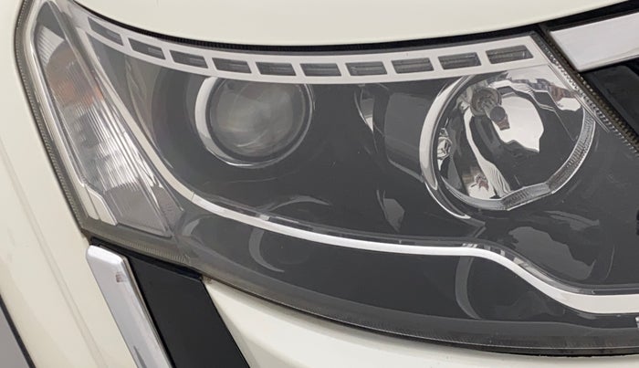 2018 Mahindra XUV500 W7, Diesel, Manual, 74,339 km, Right headlight - Daytime running light not functional
