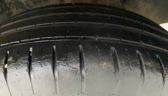 2018 Maruti Swift ZXI AMT, Petrol, Automatic, 33,100 km, Left Rear Tyre Tread