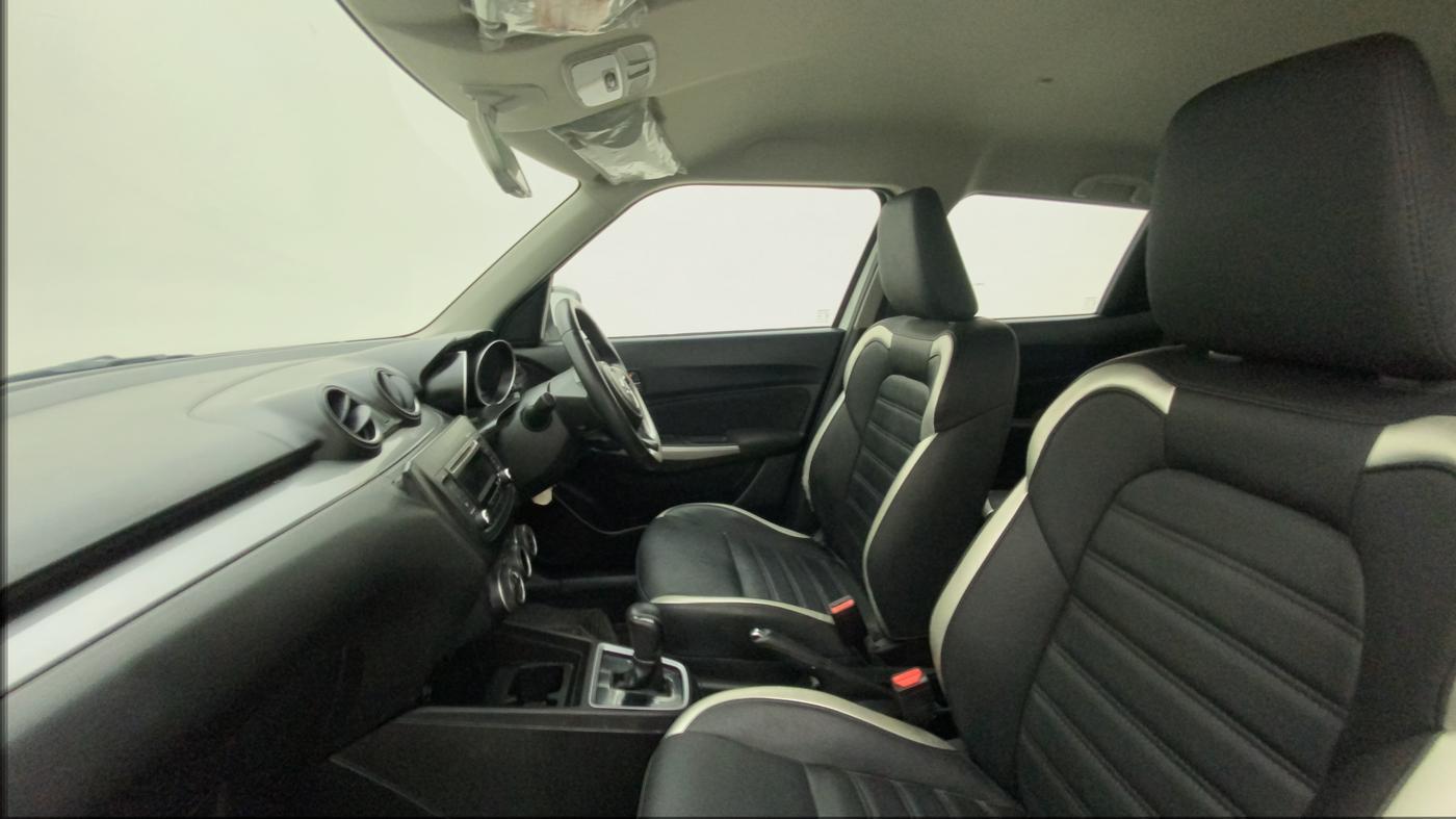 2018 Maruti Swift ZXI AMT, Petrol, Automatic, 33,100 km, Right Side Front Door Cabin