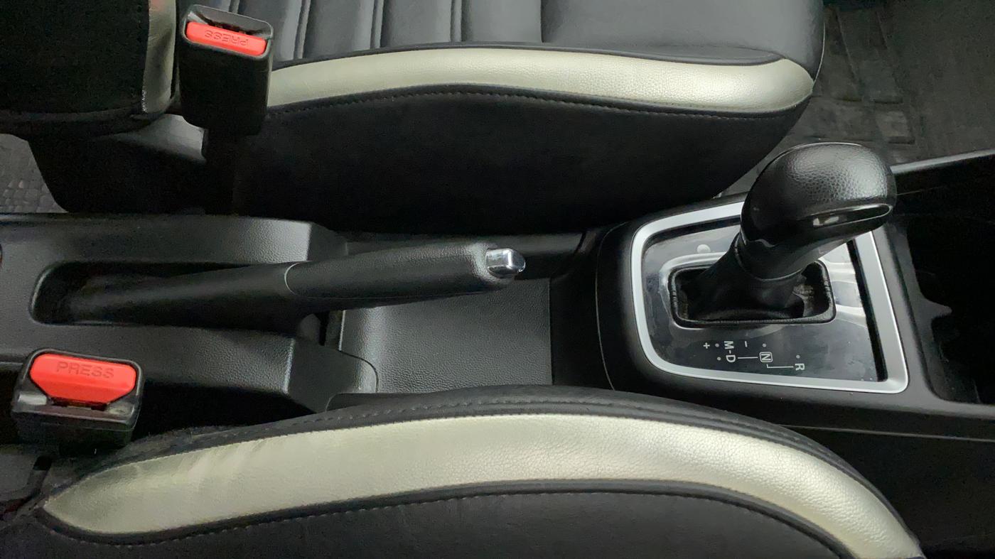 2018 Maruti Swift ZXI AMT, Petrol, Automatic, 33,100 km, Gear Lever