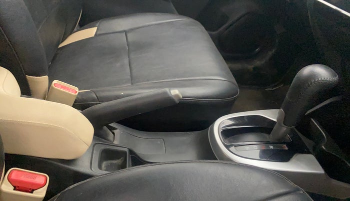 2019 Honda Jazz 1.2L I-VTEC VX CVT, Petrol, Automatic, 32,605 km, Gear Lever