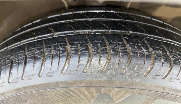 2021 Maruti S PRESSO VXI CNG, CNG, Manual, 11,994 km, Right Front Tyre Tread