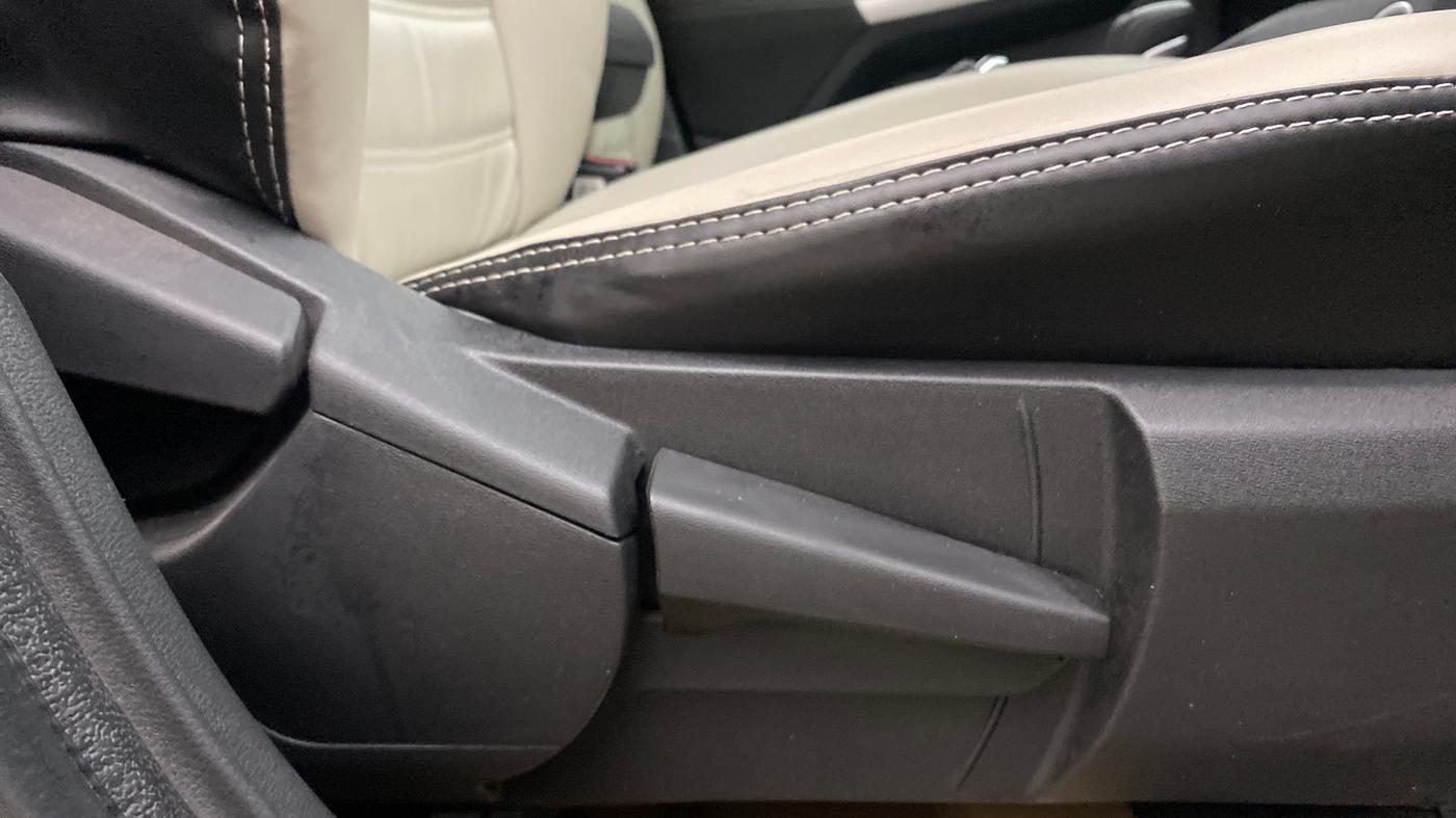 2023 Nissan MAGNITE XV PREMIUM TURBO CVT, Petrol, Automatic, 25,783 km, Driver Side Adjustment Panel