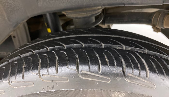 2017 Maruti Alto 800 VXI, Petrol, Manual, 77,702 km, Left Rear Tyre Tread