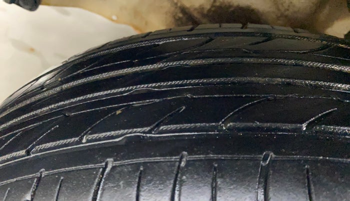 2017 Maruti Wagon R 1.0 VXI AMT, Petrol, Automatic, 19,170 km, Left Front Tyre Tread