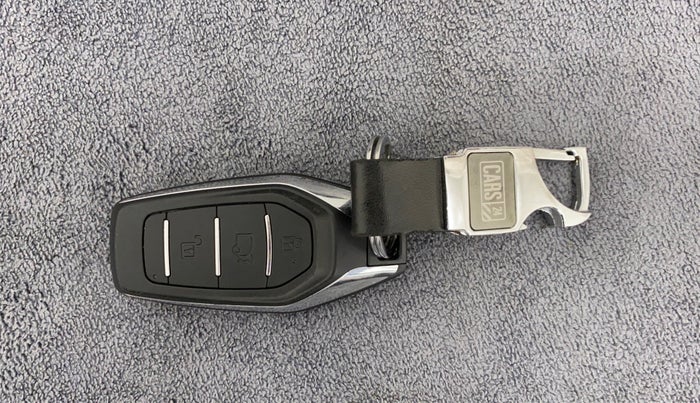 2019 Mahindra XUV500 W9 AT, Diesel, Automatic, 47,784 km, Key Close Up