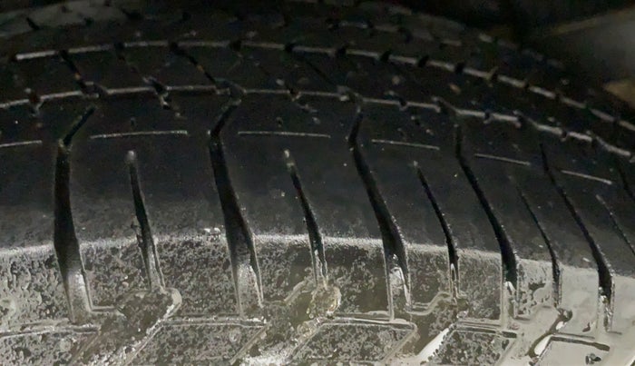 2019 Mahindra XUV500 W9 AT, Diesel, Automatic, 47,784 km, Right Rear Tyre Tread
