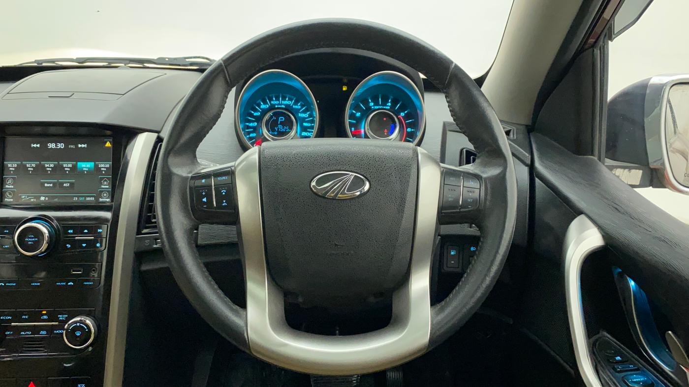 2019 Mahindra XUV500 W9 AT, Diesel, Automatic, 47,784 km, Steering Wheel Close Up
