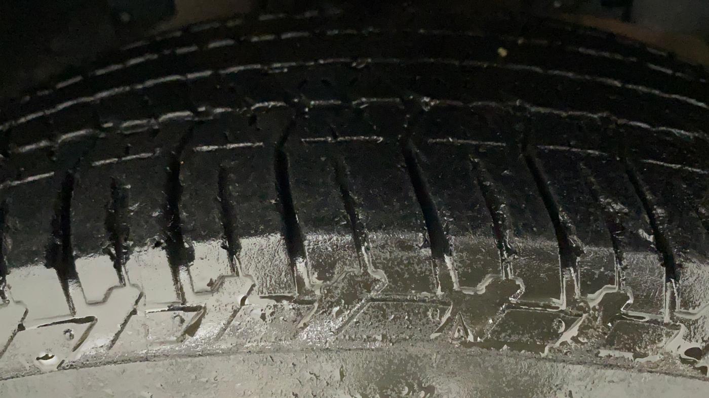 2019 Mahindra XUV500 W9 AT, Diesel, Automatic, 47,784 km, Right Front Tyre Tread