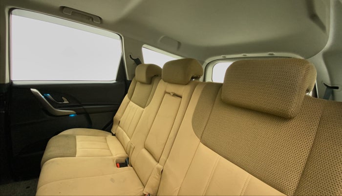 2019 Mahindra XUV500 W9 AT, Diesel, Automatic, 47,784 km, Right Side Rear Door Cabin