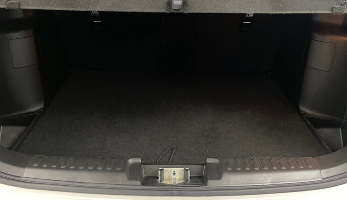 2022 Toyota URBAN CRUISER HIGH GRADE AT, Petrol, Automatic, 12,342 km, Boot Inside