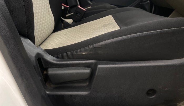 2022 Maruti Alto LXI OPT CNG, CNG, Manual, 44,095 km, Driver Side Adjustment Panel