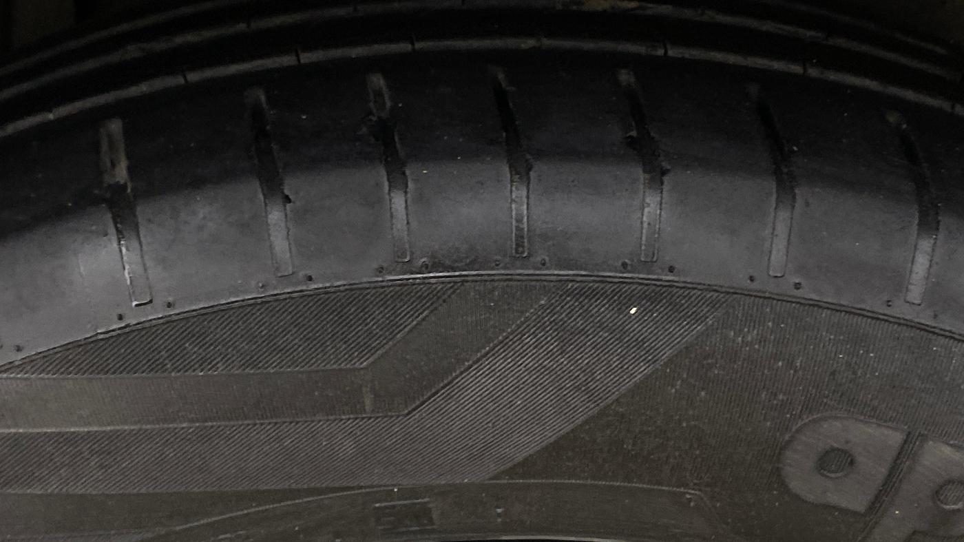 2022 Maruti XL6 ALPHA AT, Petrol, Automatic, 92,970 km, Right Rear Tyre Tread