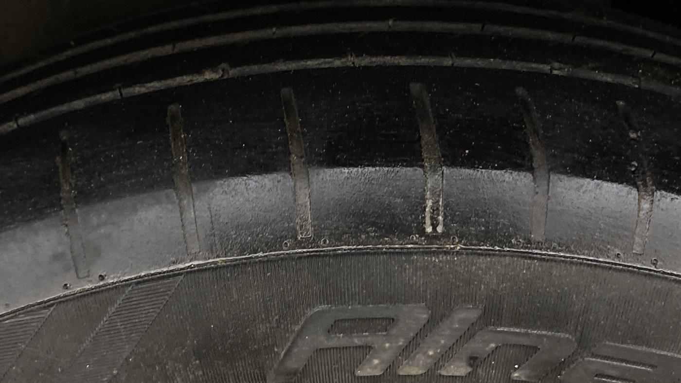 2022 Maruti XL6 ALPHA AT, Petrol, Automatic, 92,970 km, Left Rear Tyre Tread
