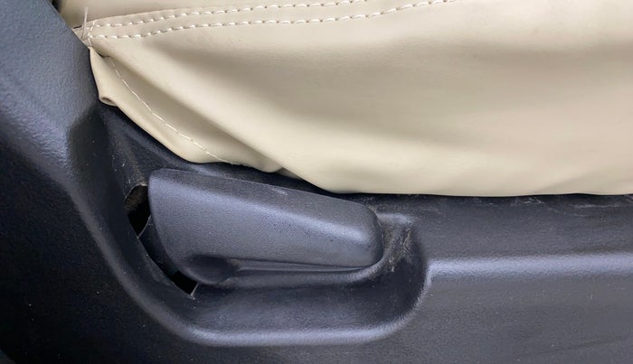 2016 Maruti Wagon R 1.0 VXI, Petrol, Manual, 79,916 km, Driver Side Adjustment Panel