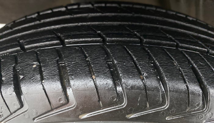2019 Renault Kwid RXT 1.0 EASY-R AT OPTION, Petrol, Automatic, 37,054 km, Right Rear Tyre Tread