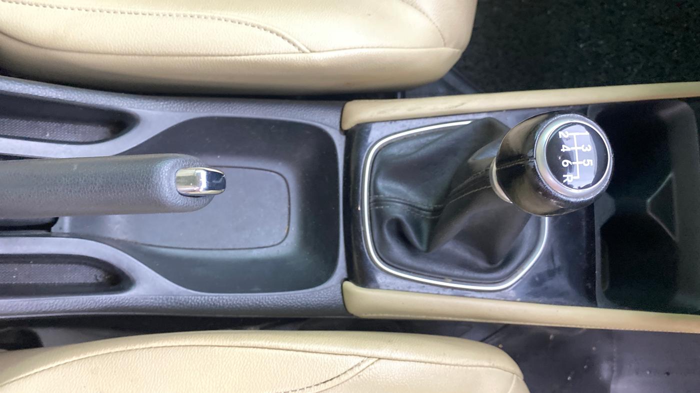 2021 Honda City 1.5L I-VTEC ZX, CNG, Manual, 40,453 km, Gear Lever