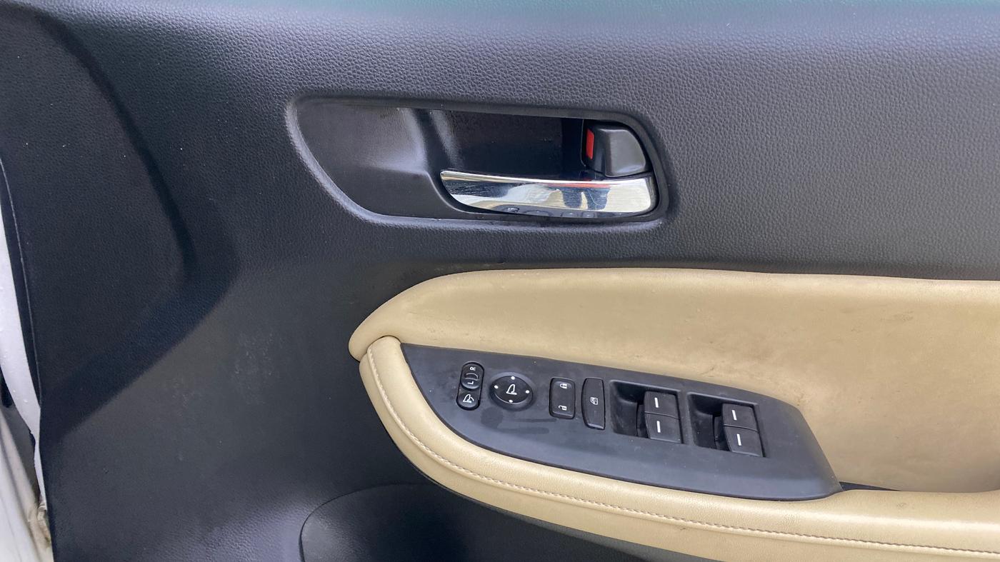 2021 Honda City 1.5L I-VTEC ZX, CNG, Manual, 40,453 km, Driver Side Door Panels Control