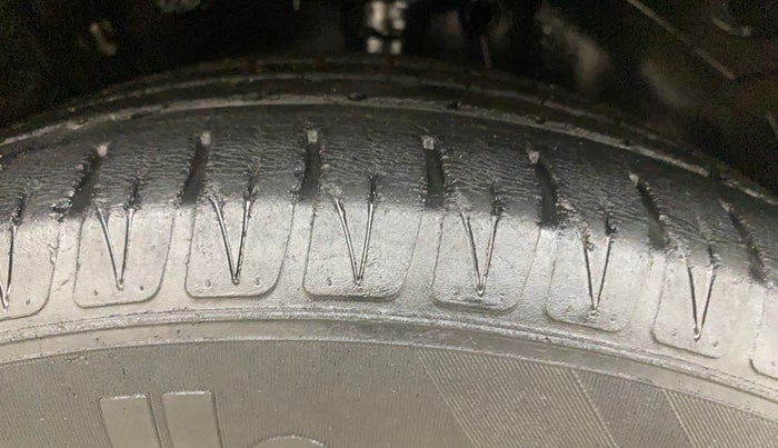 2020 KIA SONET HTX 1.0 DCT, Petrol, Automatic, 38,102 km, Right Front Tyre Tread