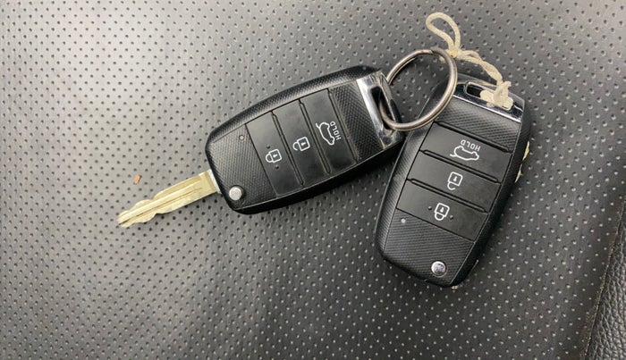 2020 KIA SONET HTX 1.0 DCT, Petrol, Automatic, 38,102 km, Key Close Up