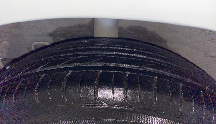 2014 Hyundai Grand i10 MAGNA 1.1 CRDI, Diesel, Manual, 66,215 km, Right Rear Tyre Tread