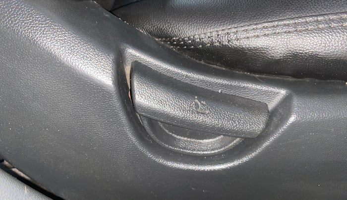 2014 Hyundai Grand i10 MAGNA 1.1 CRDI, Diesel, Manual, 66,215 km, Driver Side Adjustment Panel