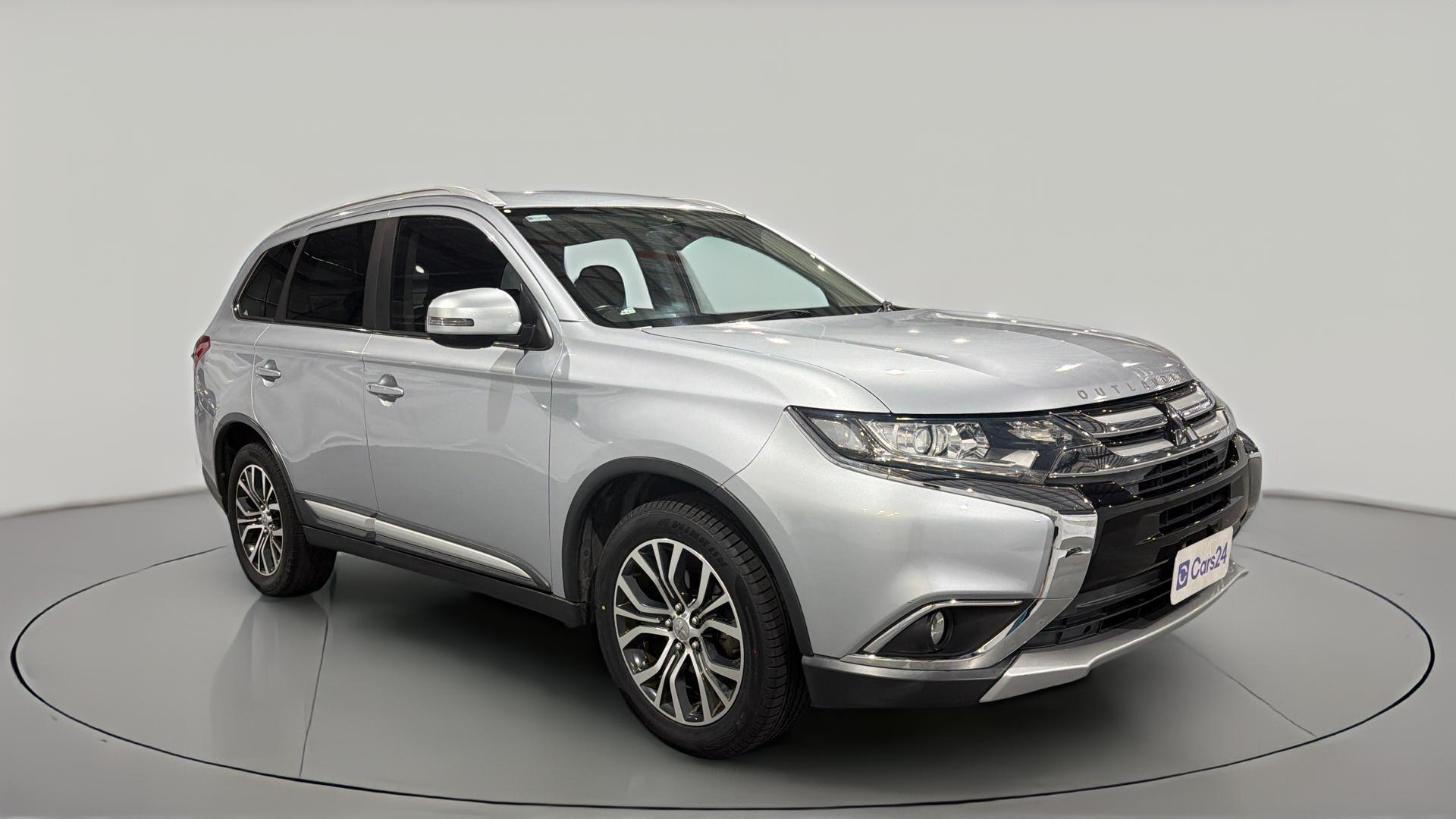 Mitsubishi Outlander image