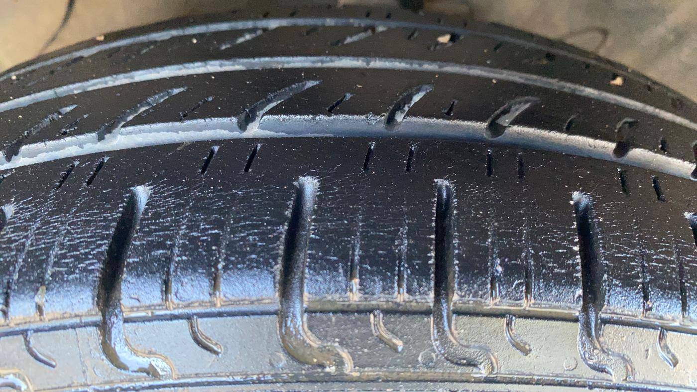 2021 Hyundai AURA S 1.2 CNG, CNG, Manual, 1,09,192 km, Left Front Tyre Tread