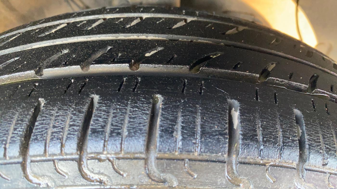 2021 Hyundai AURA S 1.2 CNG, CNG, Manual, 1,09,192 km, Right Front Tyre Tread