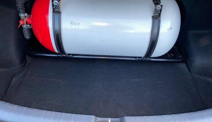 2021 Hyundai AURA S 1.2 CNG, CNG, Manual, 1,09,361 km, Boot Inside