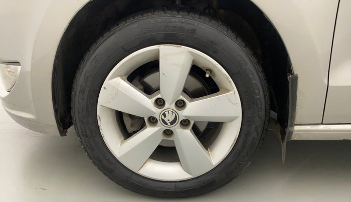 2016 Skoda Rapid 1.5 TDI CR STYLE PLUS AT, Diesel, Automatic, 84,394 km, Left Front Wheel