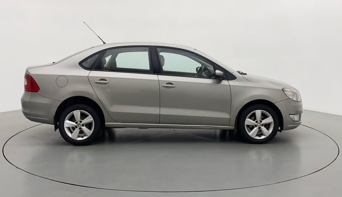 2016 Skoda Rapid 1.5 TDI CR STYLE PLUS AT, Diesel, Automatic, 84,394 km, Right Side