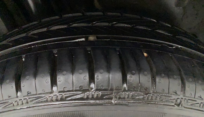 2016 Skoda Rapid 1.5 TDI CR STYLE PLUS AT, Diesel, Automatic, 84,394 km, Left Front Tyre Tread