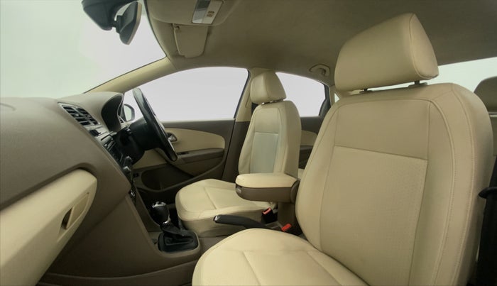 2016 Skoda Rapid 1.5 TDI CR STYLE PLUS AT, Diesel, Automatic, 84,394 km, Right Side Front Door Cabin