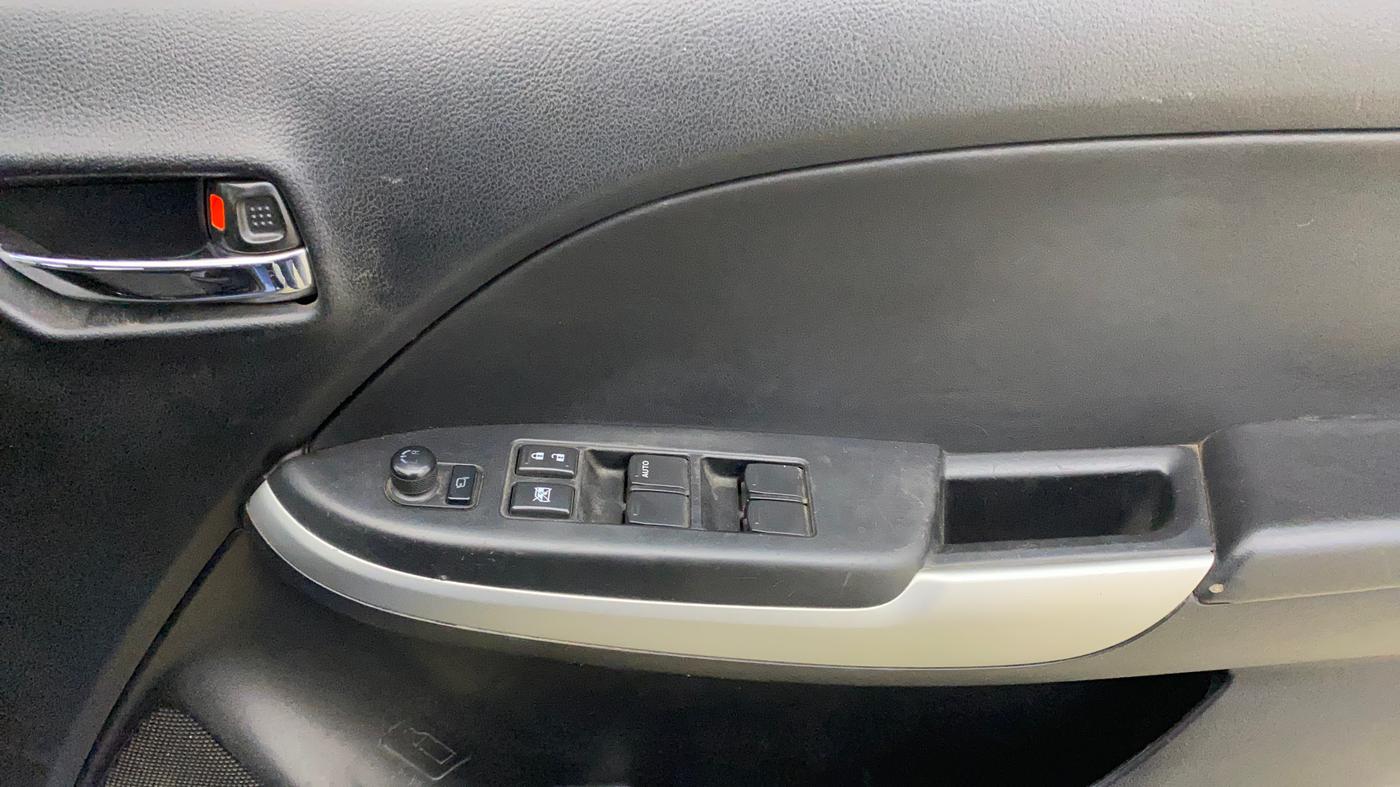 2015 Maruti Baleno DELTA PETROL 1.2, Petrol, Manual, 81,448 km, Driver Side Door Panels Control