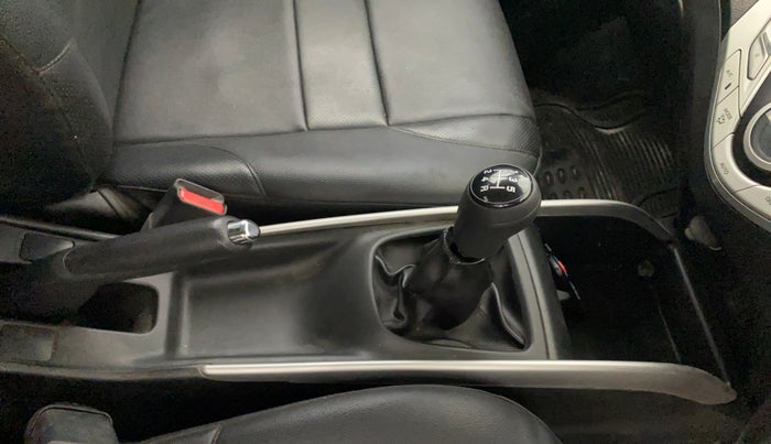 2015 Maruti Baleno DELTA PETROL 1.2, Petrol, Manual, 81,448 km, Gear Lever