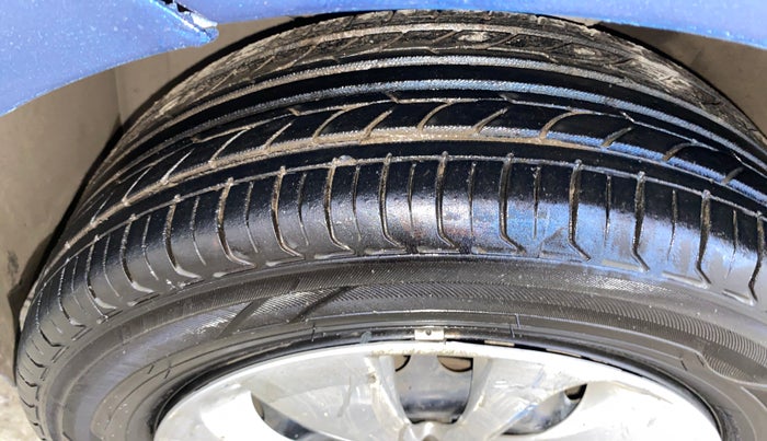 2015 Maruti Baleno DELTA PETROL 1.2, Petrol, Manual, 81,448 km, Left Front Tyre Tread