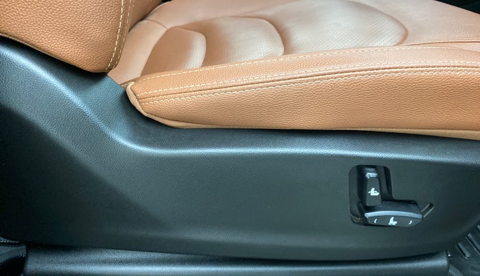 2020 MG HECTOR PLUS SHARP, Diesel, Manual, 6,248 km, Driver Side Adjustment Panel