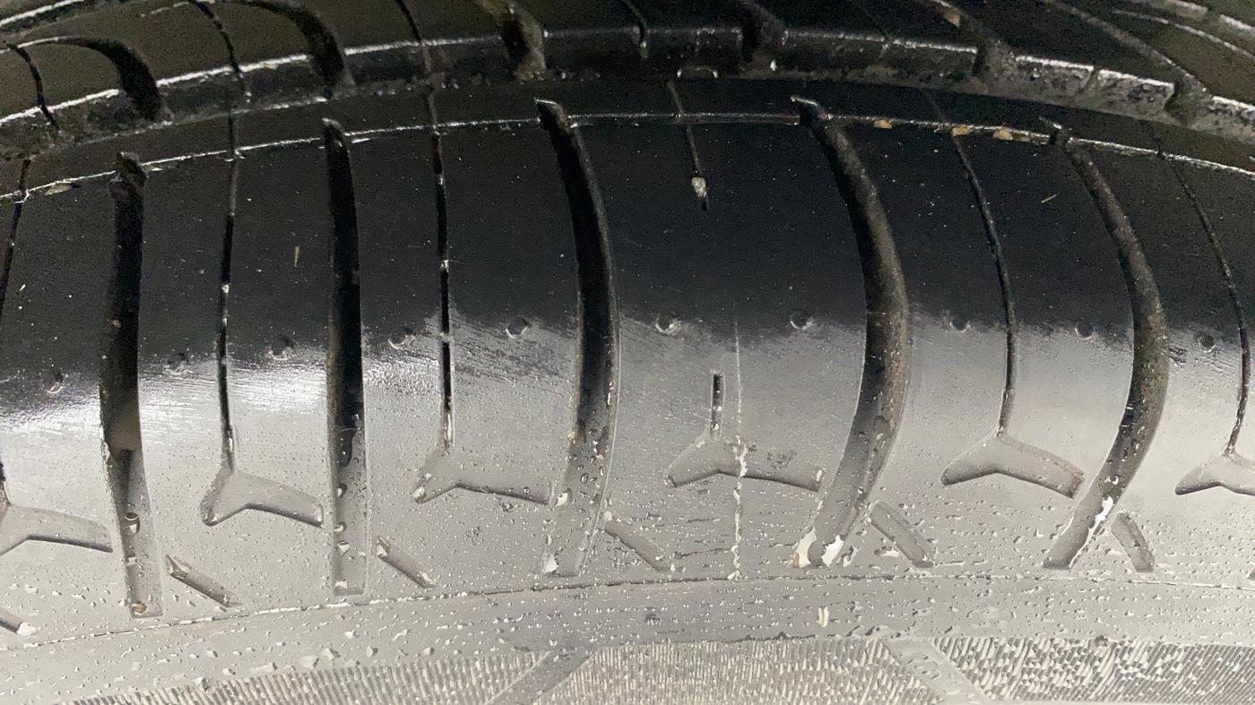2017 Toyota Etios VD PLATINUM, Diesel, Manual, 37,127 km, Left Rear Tyre Tread