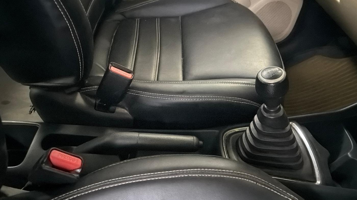 2019 Honda Amaze 1.2L I-VTEC S, Petrol, Manual, 43,660 km, Gear Lever