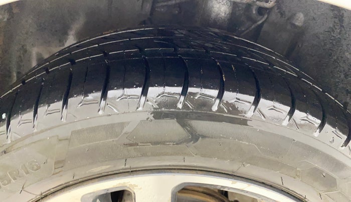2021 Tata ALTROZ XZ PETROL, CNG, Manual, 69,986 km, Left Front Tyre Tread