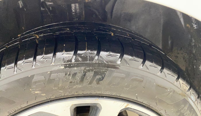 2021 Tata ALTROZ XZ PETROL, CNG, Manual, 69,986 km, Right Front Tyre Tread