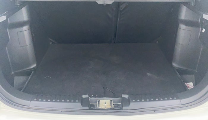 2018 Maruti Vitara Brezza ZDI + AMT, Diesel, Automatic, 50,844 km, Boot Inside View