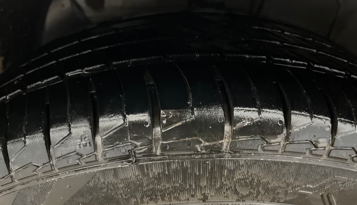 2022 Hyundai NEW I20 SPORTZ 1.5 MT, Diesel, Manual, 69,739 km, Left Front Tyre Tread