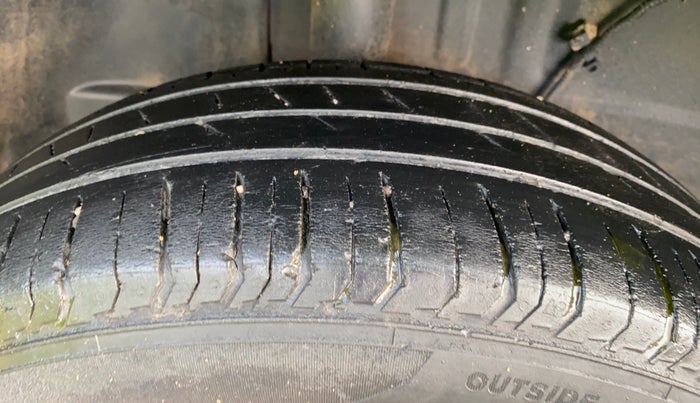 2022 Tata PUNCH ADVENTURE MT, Petrol, Manual, 70,728 km, Right Rear Tyre Tread