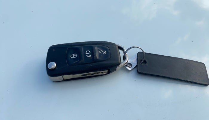 2022 Tata PUNCH ADVENTURE MT, Petrol, Manual, 70,728 km, Key Close Up