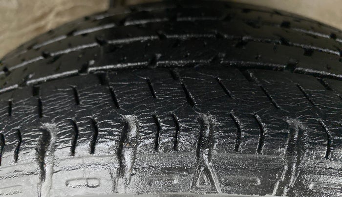 2016 Maruti Alto K10 VXI P, Petrol, Manual, 48,115 km, Right Front Tyre Tread